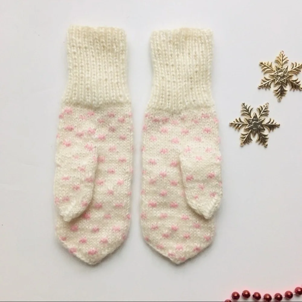 Cute Warm Pink Hearts Mittens